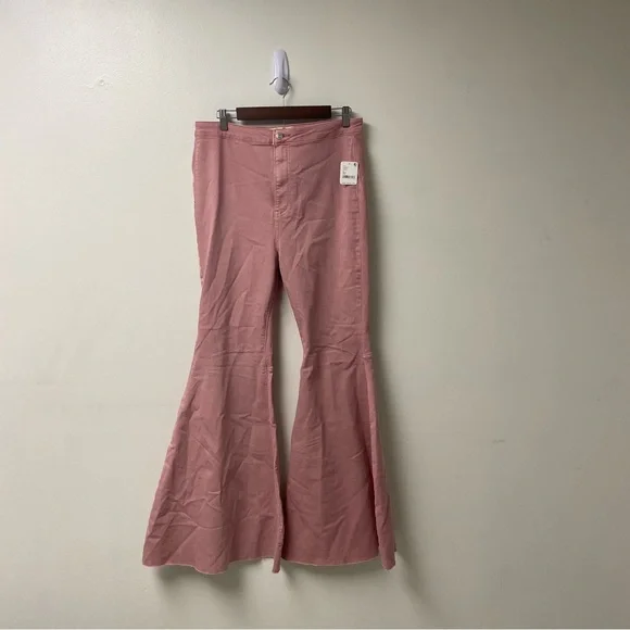 We The Free NWT Just Float On Super Flare Pink Pants Size 32 - Picture 2 of 10